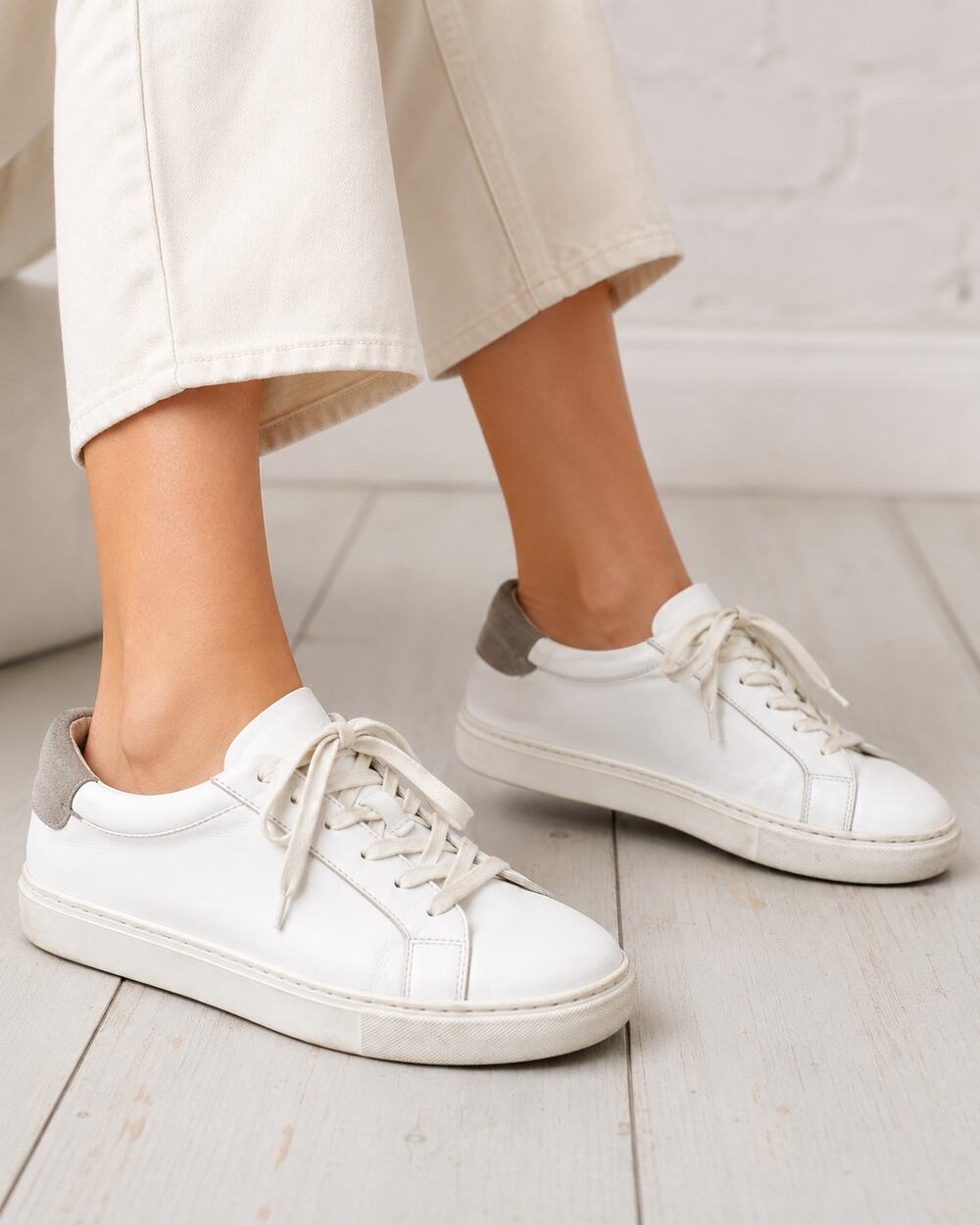 Sam Edelman White Leather Lace Up Sneakers Womens 8.5 Comfort Shoes Classic